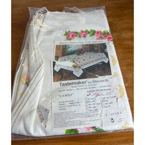 Vintage Tastemaker by Stevens Pink Floral Tablecloth Rectangle New